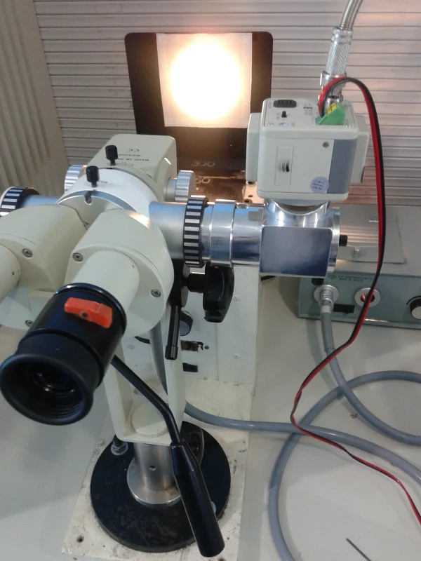 Manutenção de equipamento laboratório